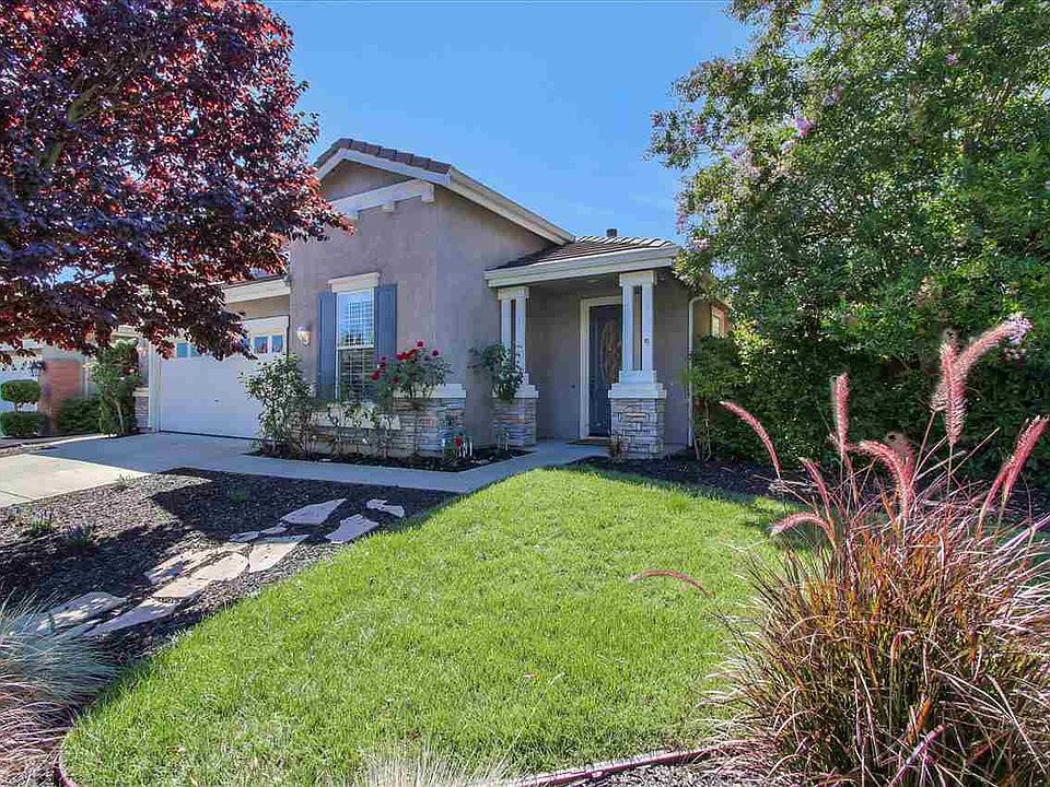 1st image of 135 Freesia Ct