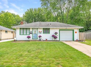 1024 Oakwood Dr, Elyria, OH 44035