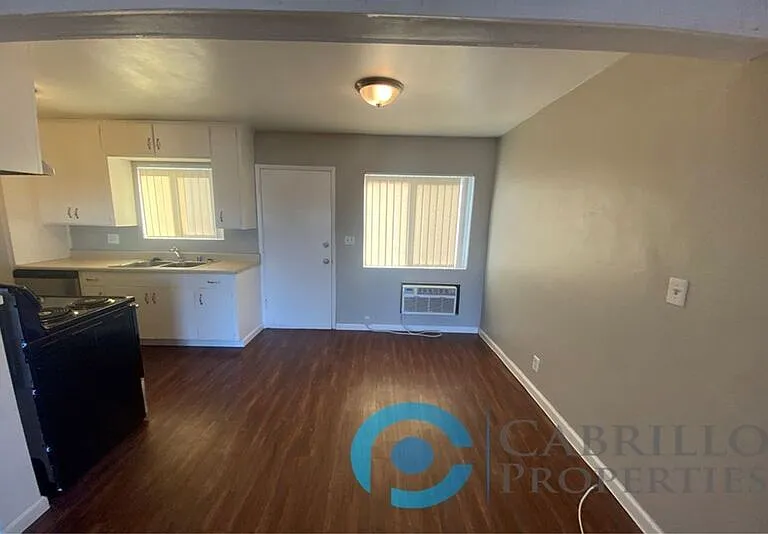 761 S Orange Ave #B — Photo 3