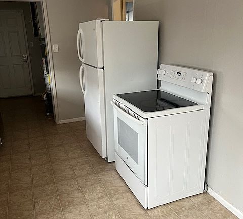 4th image of 4120 S Lipan St