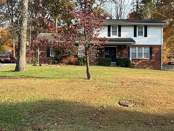 3rd image of 3923 Glen Oaks Dr