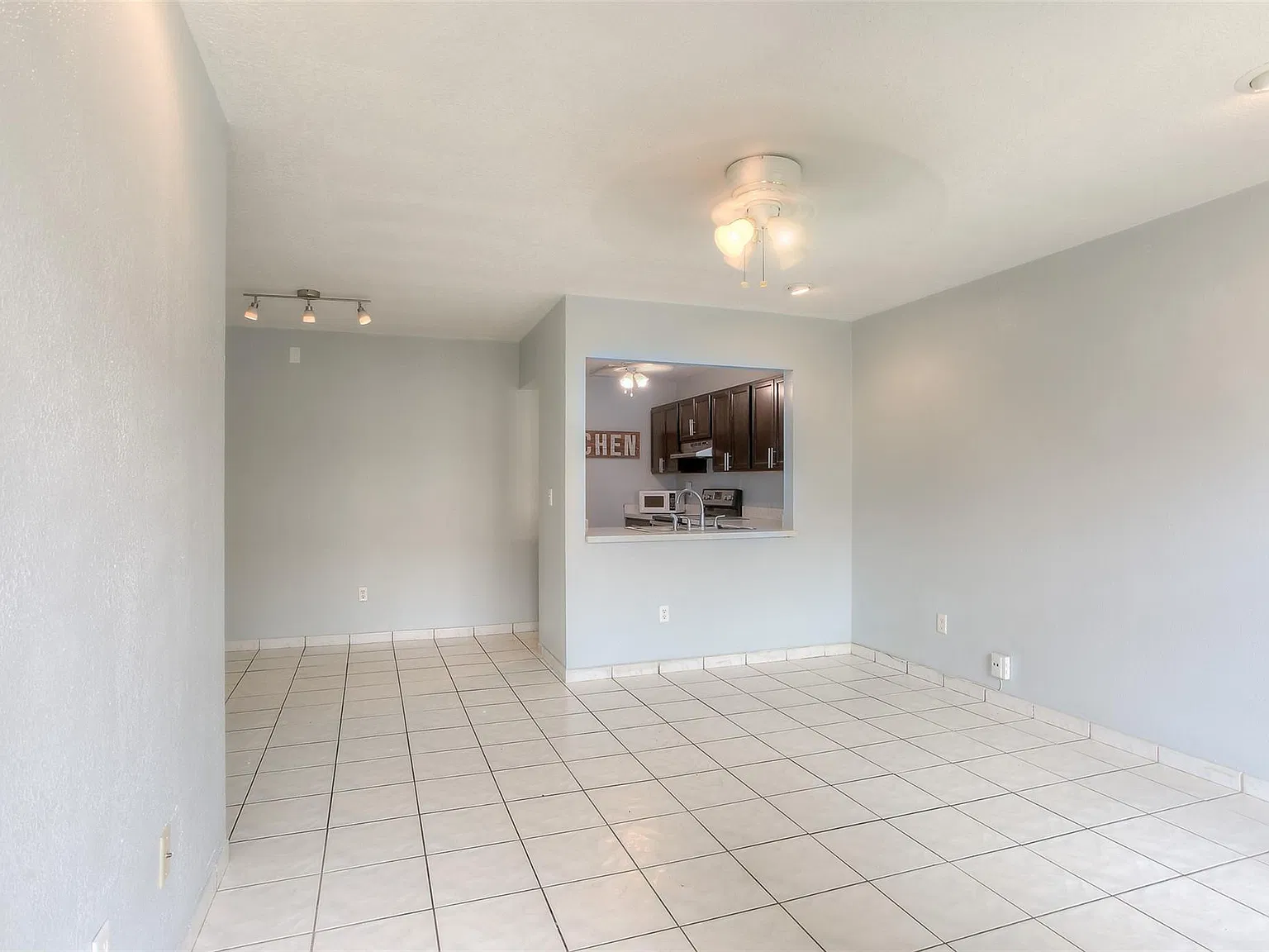 2 bed, 2.0 bath, 750 sqft, $2,050 — Photo 3
