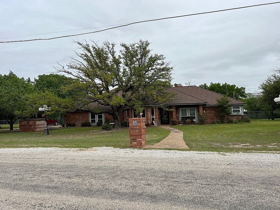 1st image of 325 Fairway Dr