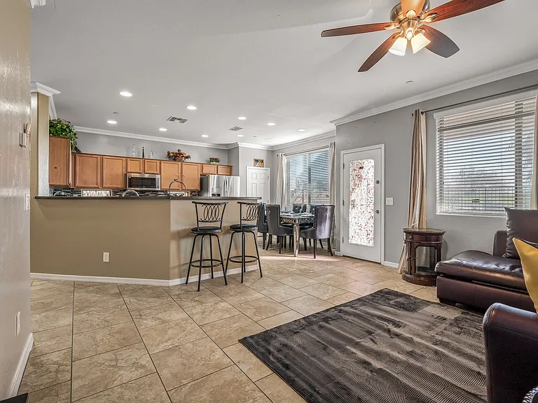12025 W Polk St — Photo 12