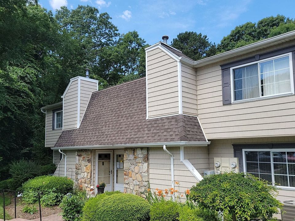 246 Lake Pointe Cir, Middle Island, NY 11953 Zillow