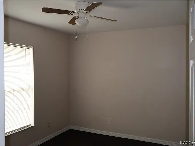 9047 N Travis Dr — Photo 3