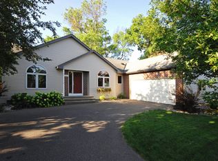 11015 36th Pl N, Plymouth, MN 55441