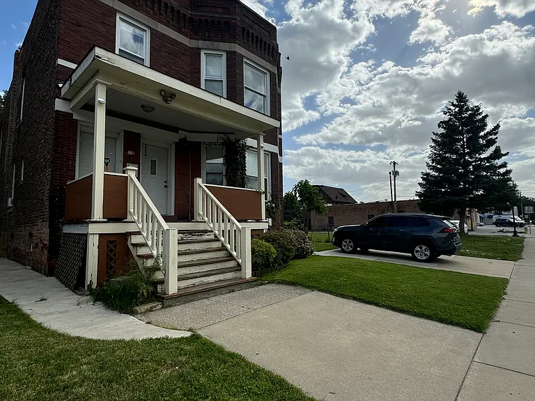 228 Carroll St — Photo 2