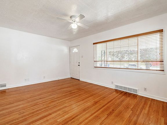 4th image of 1841 S Van Buren Ave