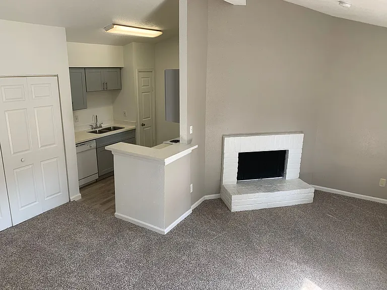Emerald Cove Apartments — Photo 149