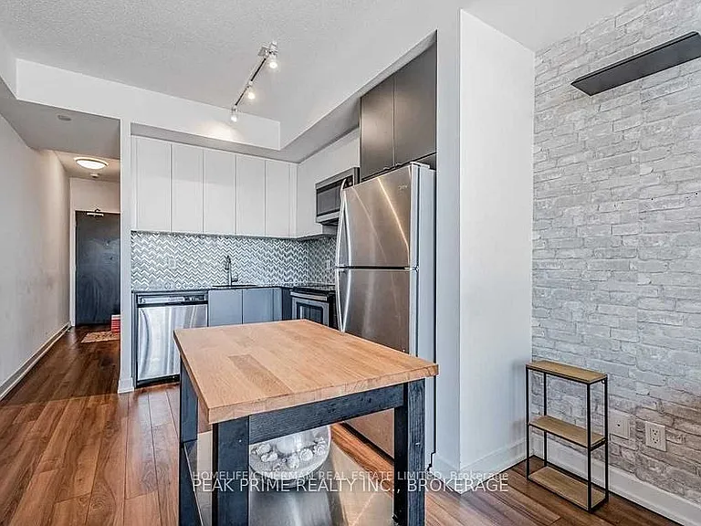 5240 Dundas St #B608 — Photo 9