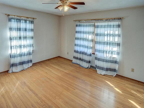 4th image of 4 Wilmington Dr