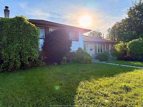3rd image of 1315 Olive Rd