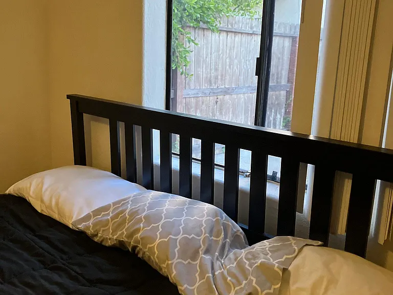 610 Olive Ave — Photo 4