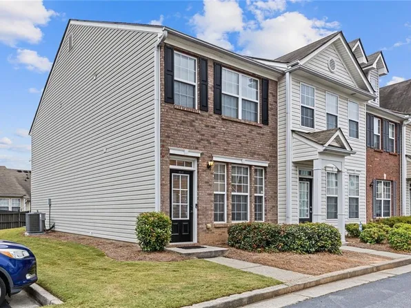 2707 Heathrow Dr, Lawrenceville, GA 30043