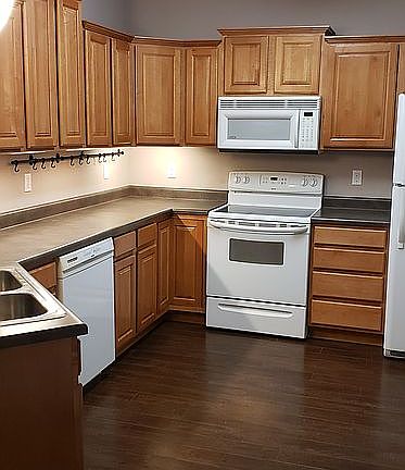 Under cabinet lighting