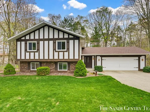 15967 Ryan Dr, Holland, MI 49424