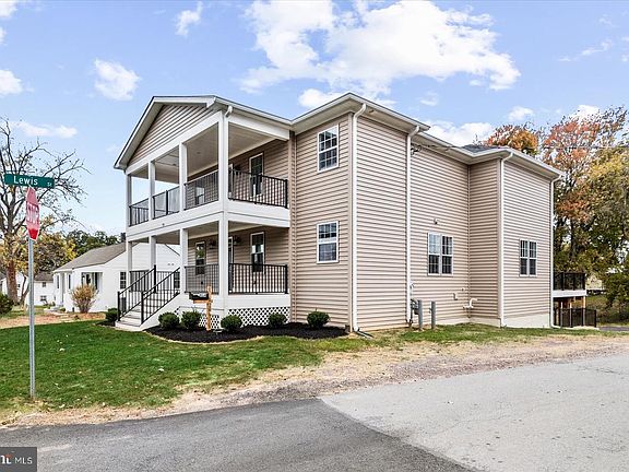 3rd image of 914 Old Rixeyville Rd