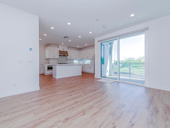 5th image of 394 Transport