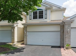 17209 Arrowhead Dr, Lockport, IL 60441