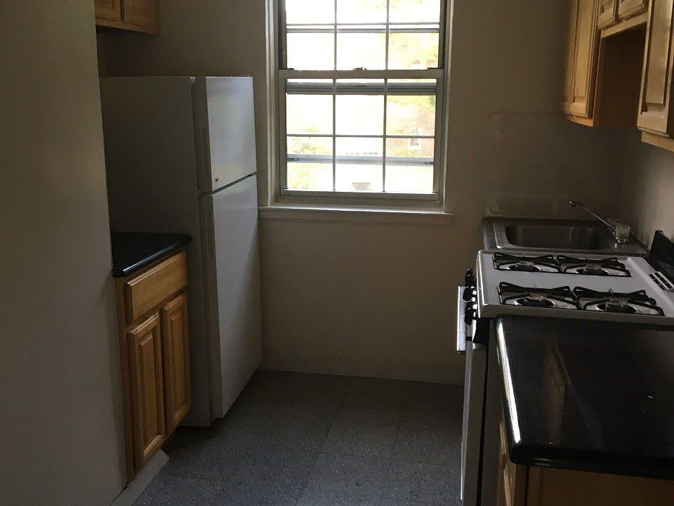 2nd image of 7720 138th St #E