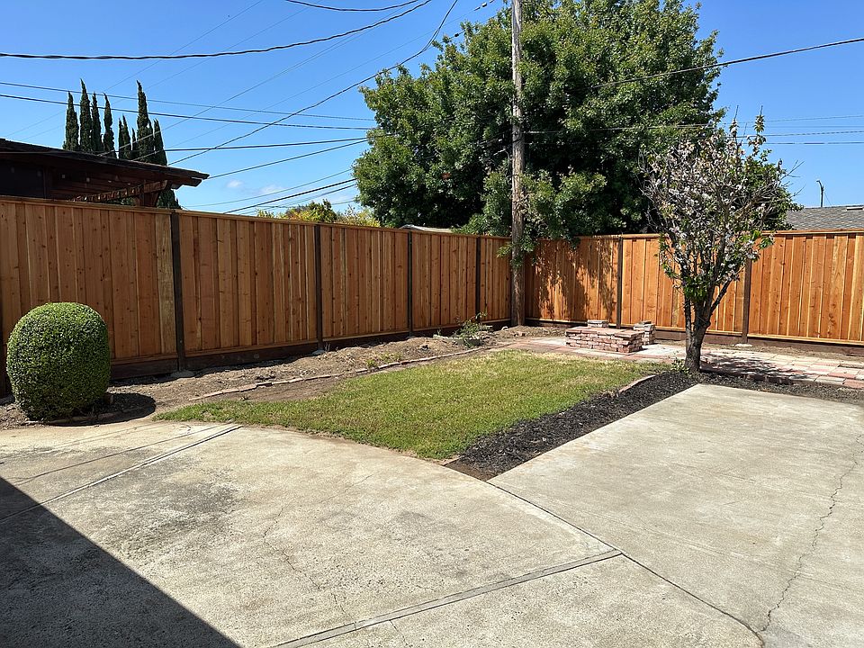 2nd image of 941 Kintyre Way