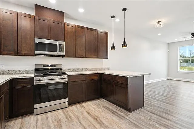 100 Cypress Crossings Dr — Photo 7