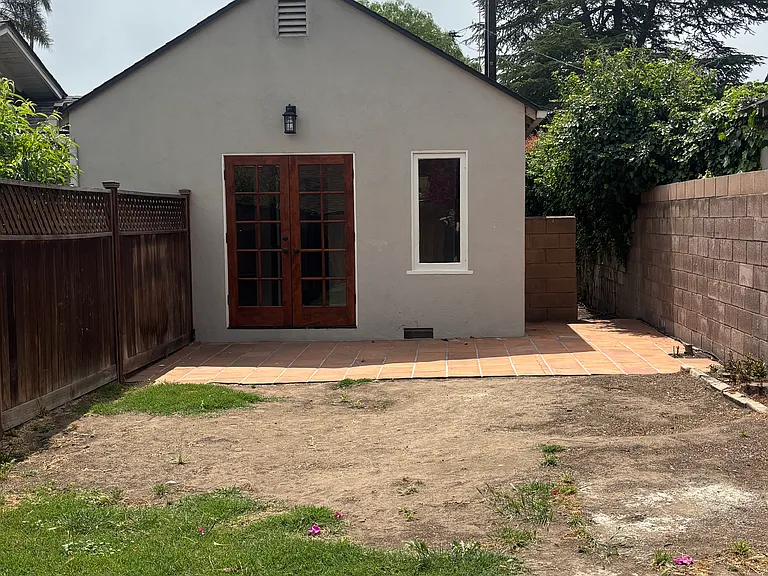 1008 W Micheltorena St #A — Photo 17