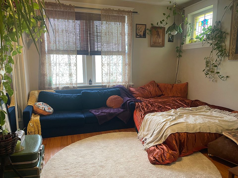 1st image of 3962 Parker Ave