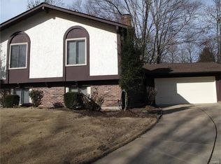 165 Tortuna Dr, Ballwin, MO 63021