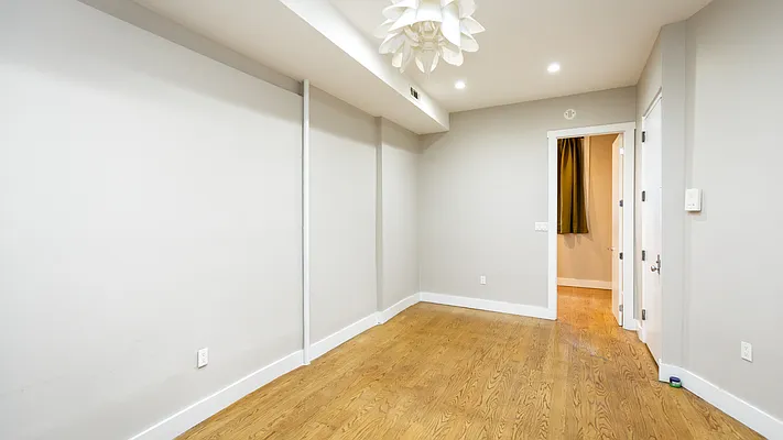 Rented by Nooklyn NYC LLC | media 17