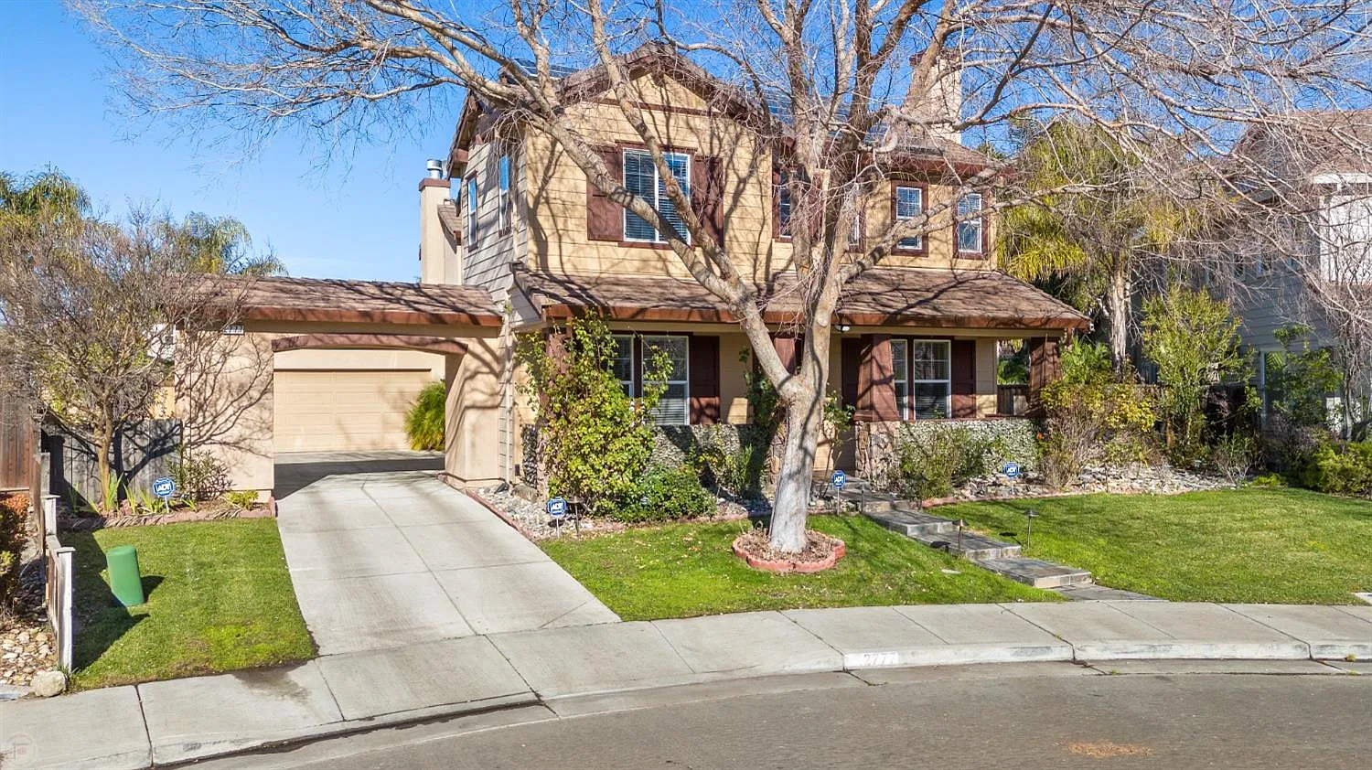 2777 Marshall Way photo 1