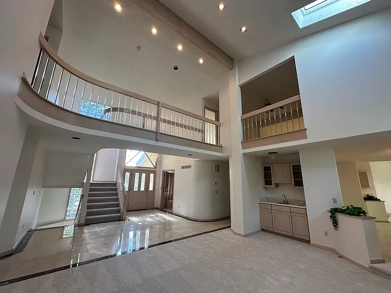 6739 Arlington Dr — Photo 32