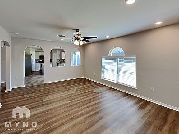 4th image of 4051 Half Moon Cir
