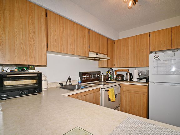 5th image of 7144 133b St #210