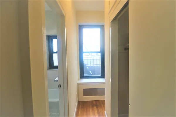 Rented by LEE & ASSOCIATES NYC RESIDENTIAL LLC | media 9