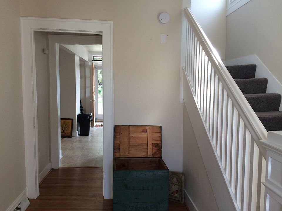 2nd image of 1074 Marshall St