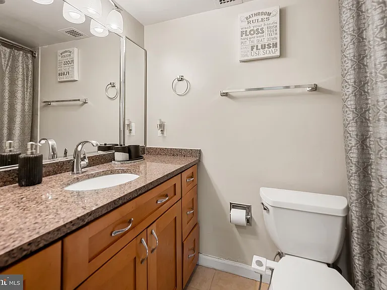 205 Yoakum Pkwy #902 — Photo 14
