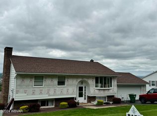 1424 Pinecrest Dr S, Williamsport, PA 17702
