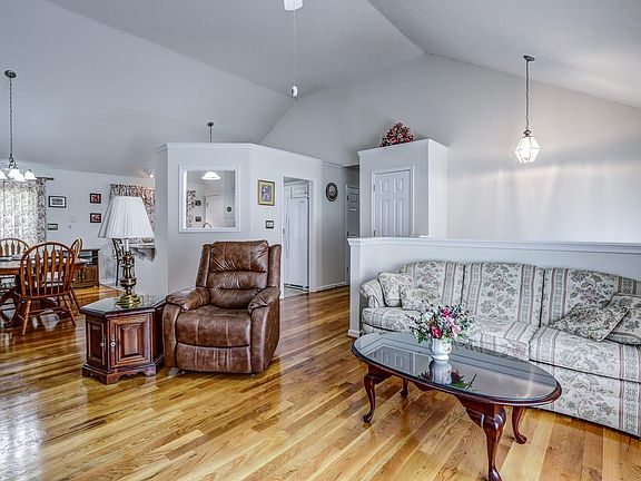 5th image of 224 Addie Way