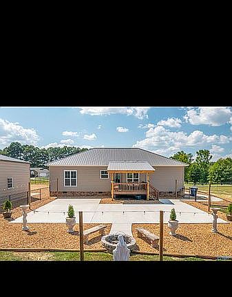 4th image of 185 Woodland Rd