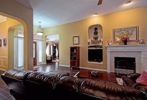 4th image of 2604 Stanford Dr