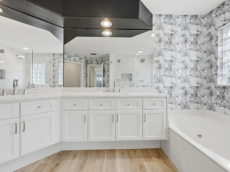 2 Monterey Pointe Dr — Photo 22