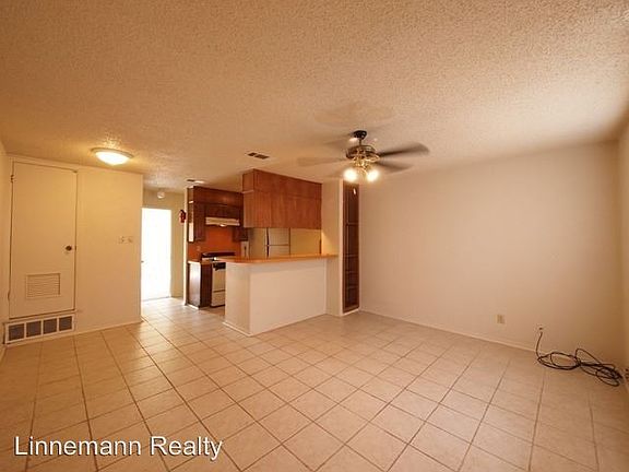 4th image of 2216 Silverway Dr APT B