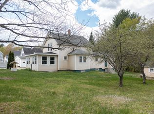 12 Jones Ave, Topsham, ME 04086