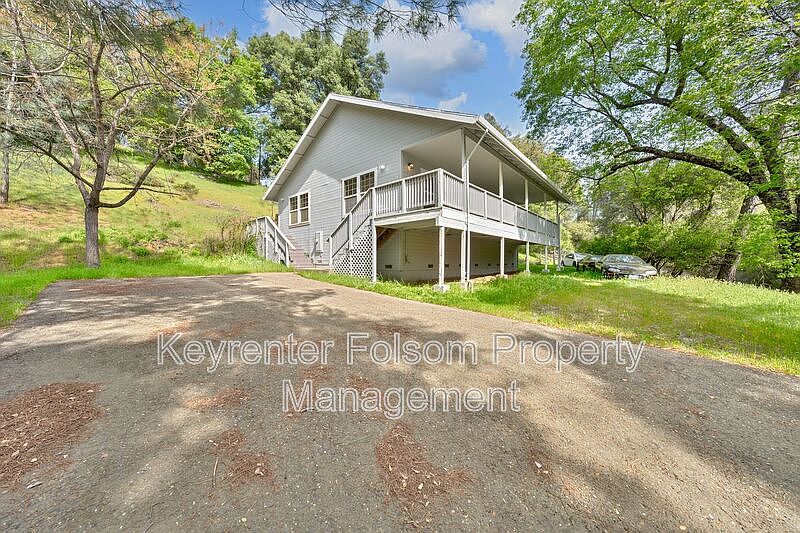 1st image of 5456 Oak Leaf Cir