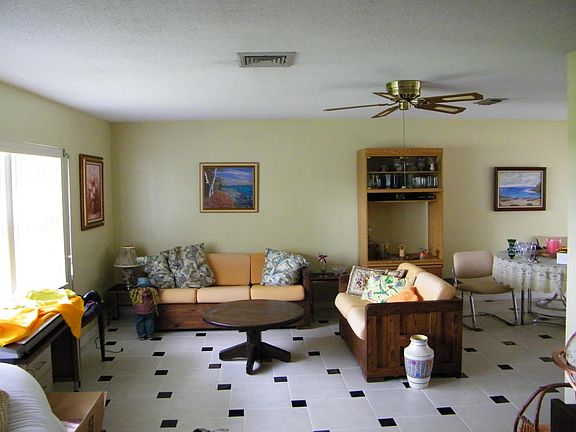 2nd image of 136 NE Naranja Ave