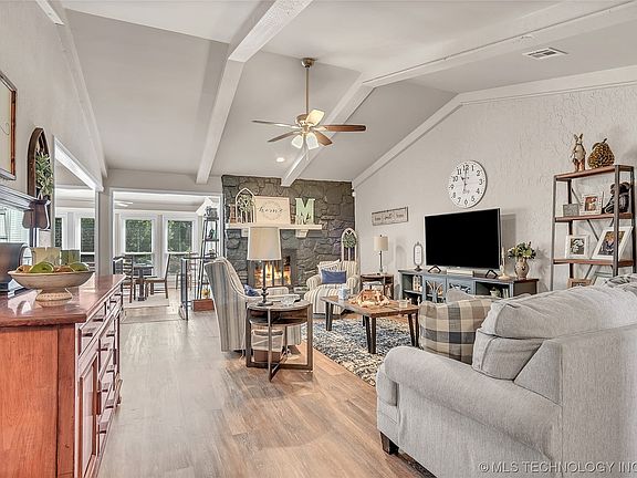 5th image of 201 S Dogwood Ave