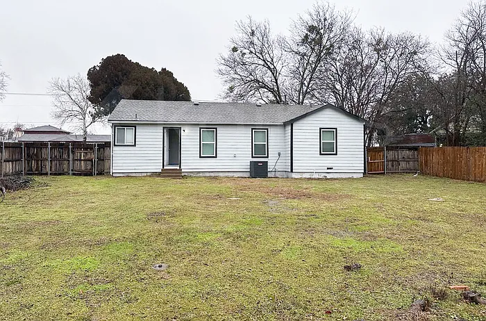 230 E Colonial Dr — Photo 13