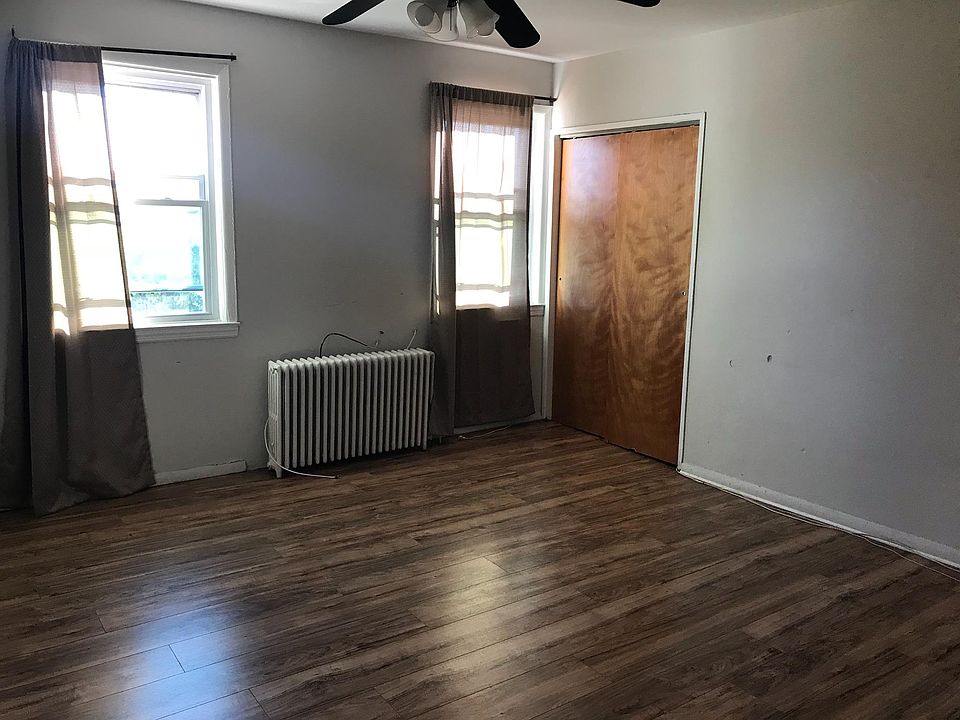 2nd image of 1 Sterling Pl